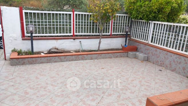 Casa indipendente in residenziale in 