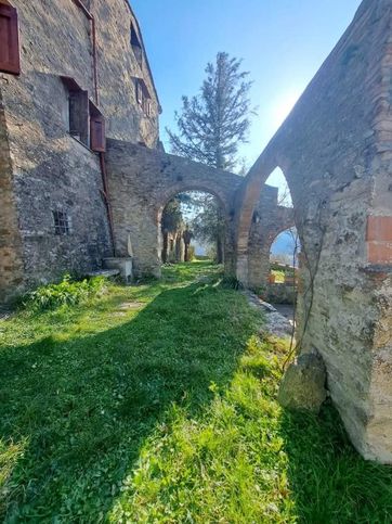 Rustico/casale in residenziale in Piazza Stazione