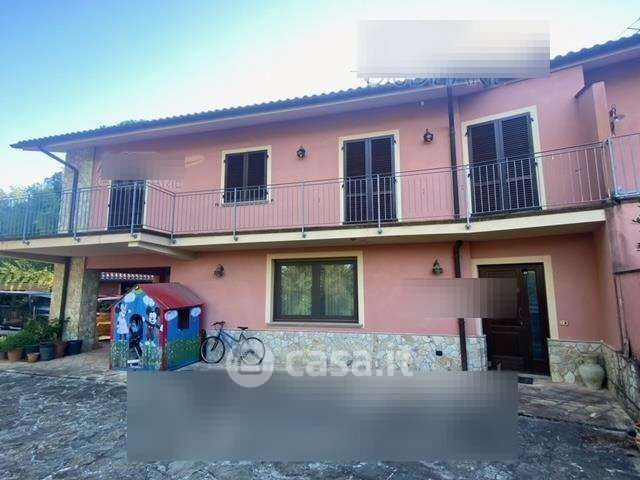 Casa bi/trifamiliare in residenziale in Località mortaino 66