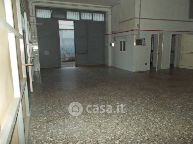 Capannone in commerciale in Via per Grottaglie