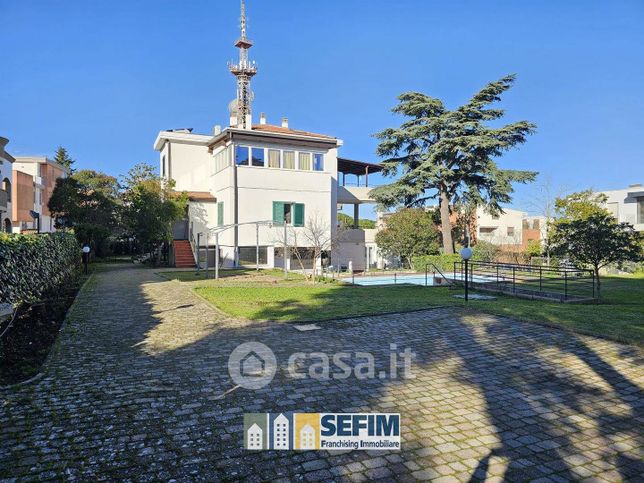 Casa bi/trifamiliare in residenziale in Via Antonio Brancaccio