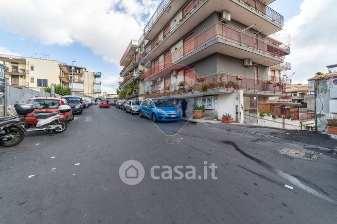 Garage/posto auto in residenziale in Via Strano Gianni 11