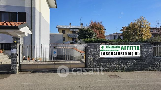 Capannone in commerciale in Via Cavour 4