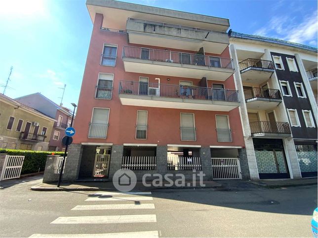 Box/posto auto in residenziale in Via San Rocco 12