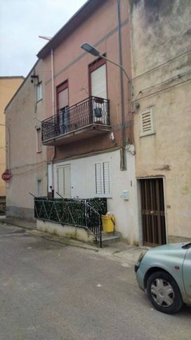 Casa indipendente in residenziale in 