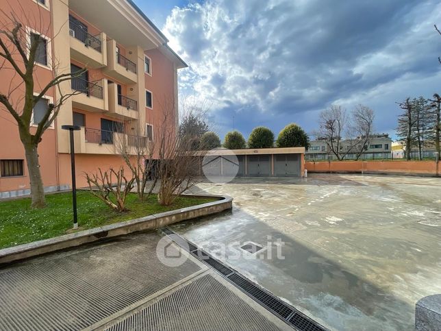 Garage/posto auto in residenziale in Via Maddalena di Canossa 32