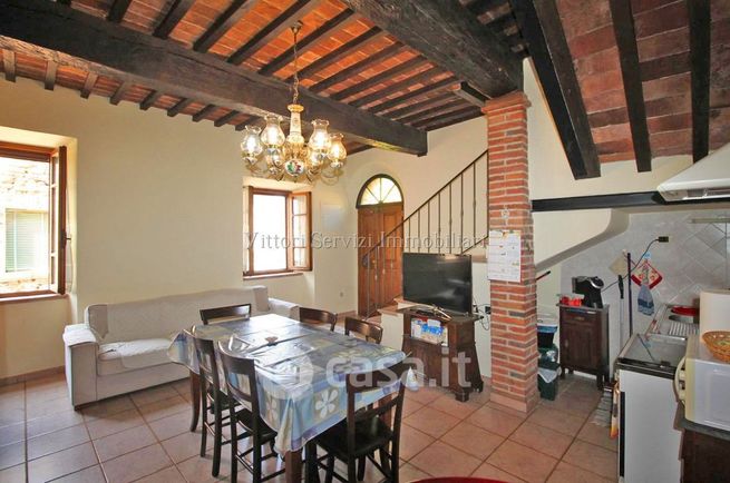 Casa bi/trifamiliare in residenziale in Via dei Fossi