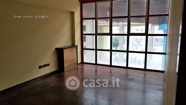 Ufficio in commerciale in 