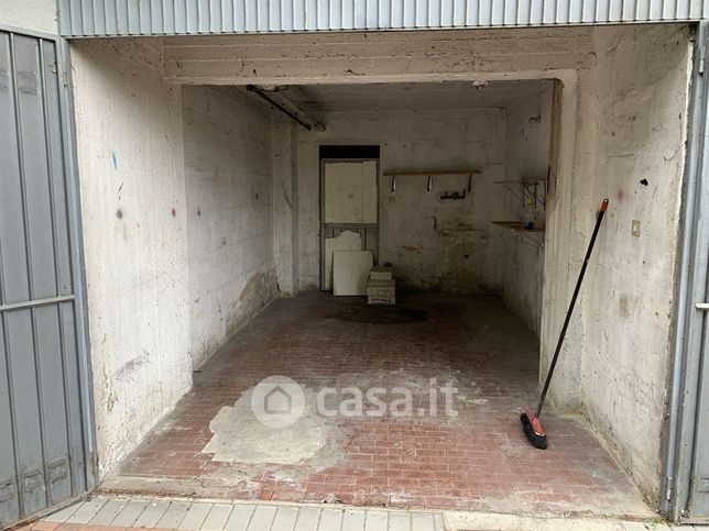 Box/posto auto in residenziale in Via Cà Bura