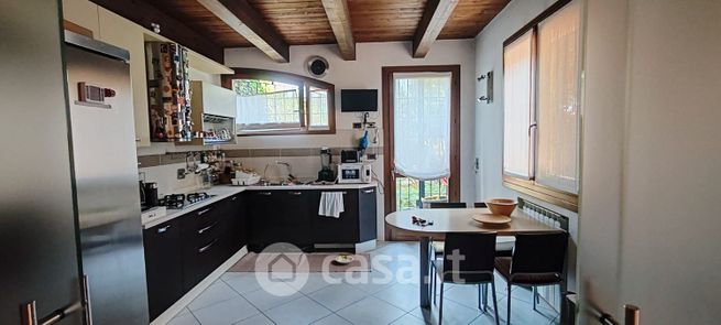 Villa in residenziale in 