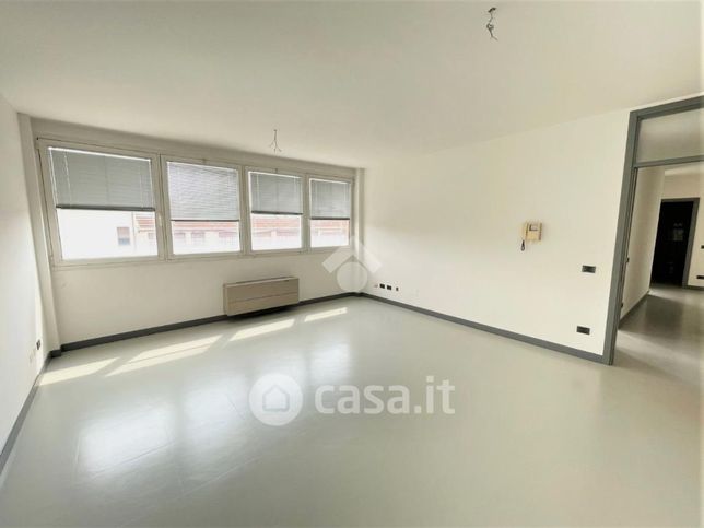 Ufficio in commerciale in Via Giuseppe Verdi 15