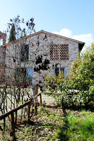 Casa indipendente in residenziale in Via Casole 55