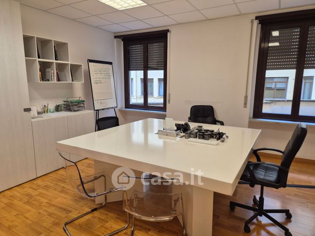 Ufficio in commerciale in Via Barberini 95