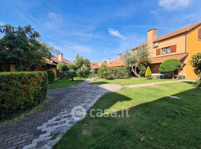 Appartamento in residenziale in Via delle Valli