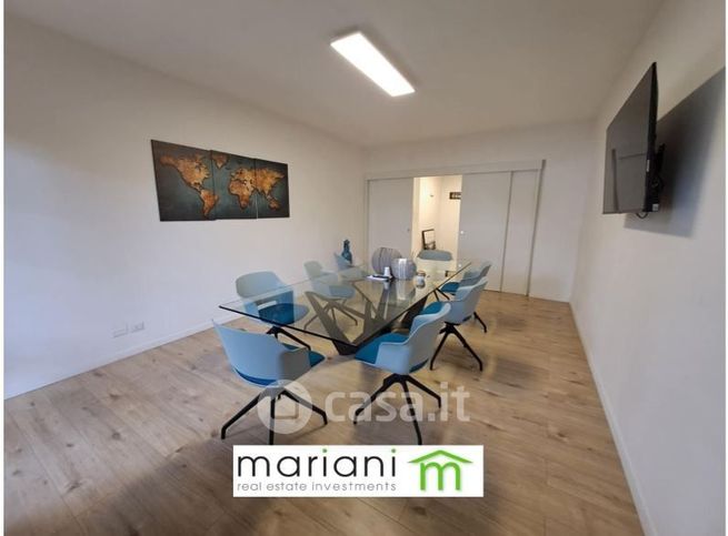 Ufficio in commerciale in Viale J. F. Kennedy 52