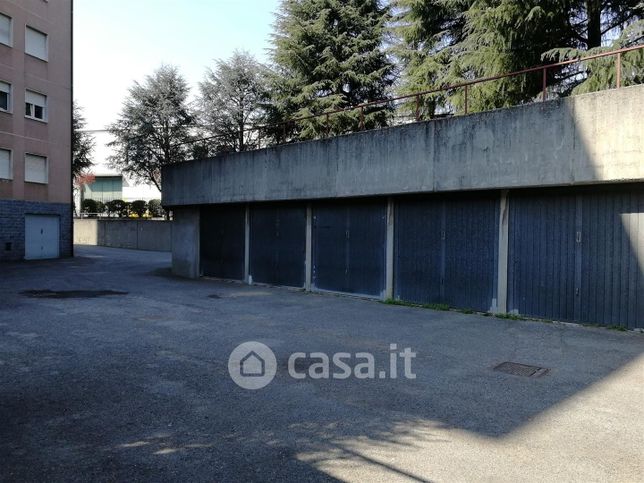 Garage/posto auto in residenziale in Via Toscana