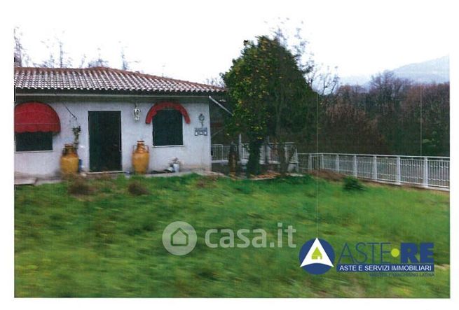 Villa in residenziale in Via Bassiano