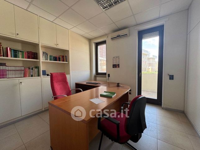 Ufficio in commerciale in Viale Ugo Foscolo 39