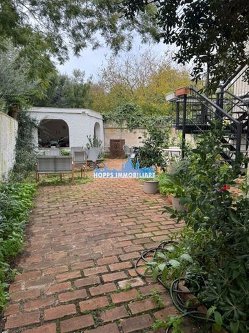 Appartamento in residenziale in Viale Giunone