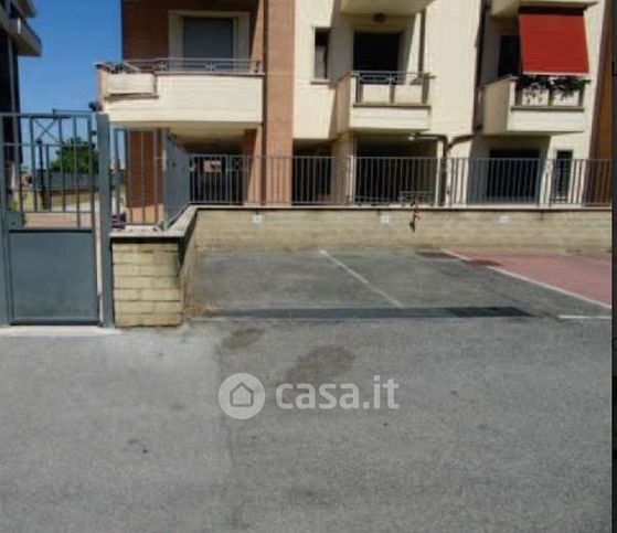 Box/posto auto in residenziale in Via Franco Donatelli