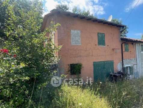 Casa indipendente in residenziale in Via Malcantone