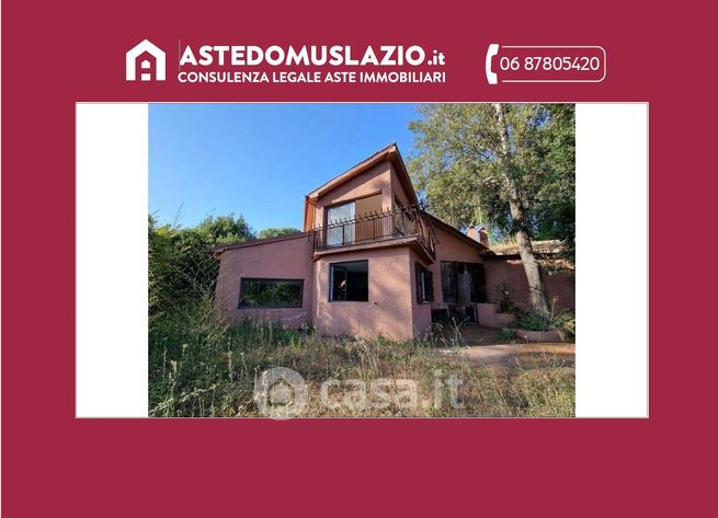 Casa bi/trifamiliare in residenziale in Via di Quarto Peperino 333