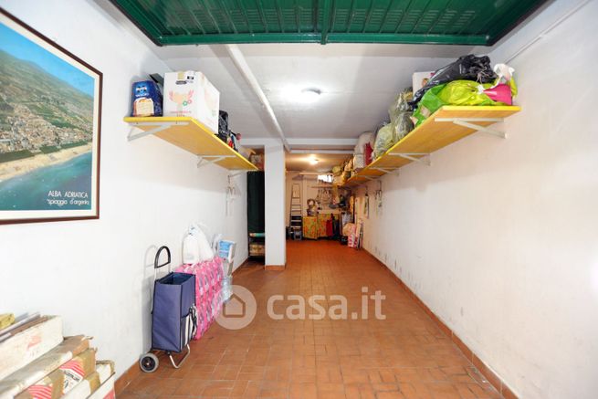 Garage/posto auto in residenziale in Via Privata Calizzano 5