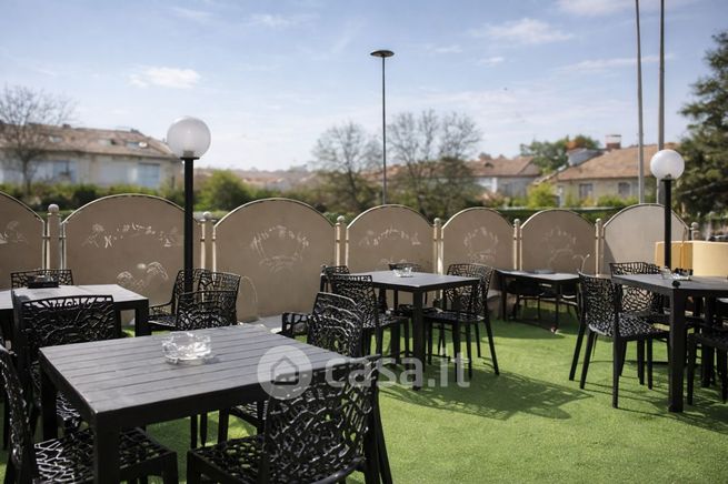 Attivitã /licenza (con o senza mura) in commerciale in Via Fratelli Kennedy