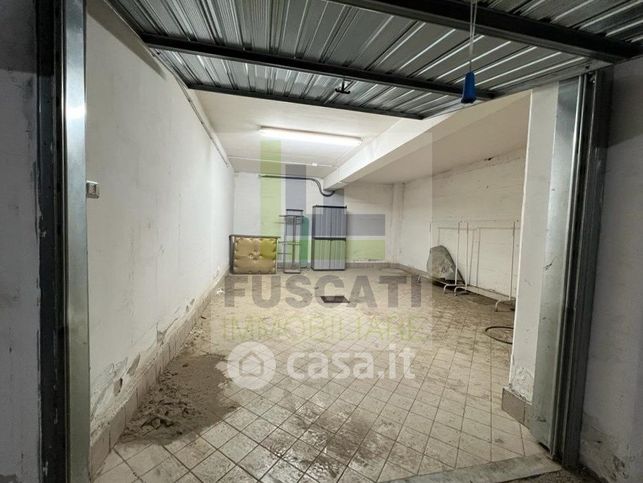 Garage/posto auto in residenziale in Via crispi