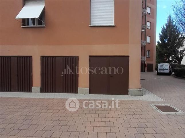Box/posto auto in residenziale in Via Giovanni Battista Scalabrini