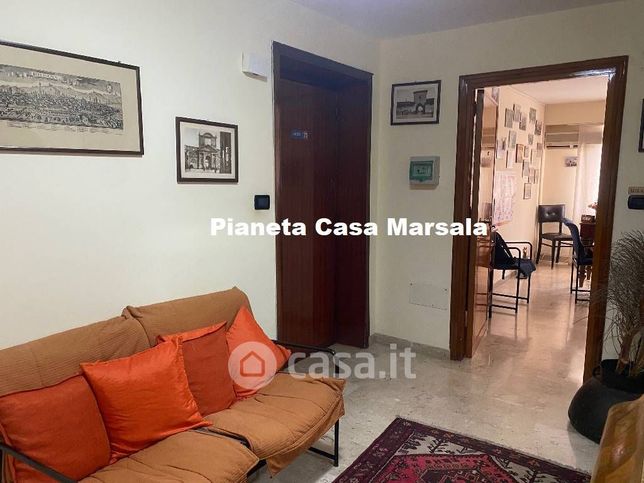 Ufficio in commerciale in Via Sanità