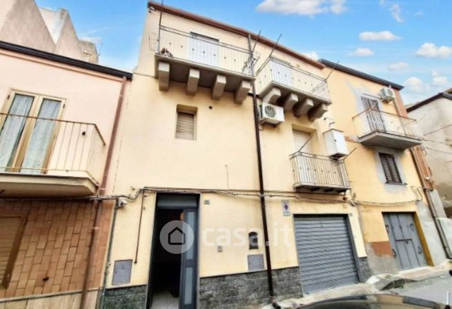 Appartamento in residenziale in Via Nicoletti 49