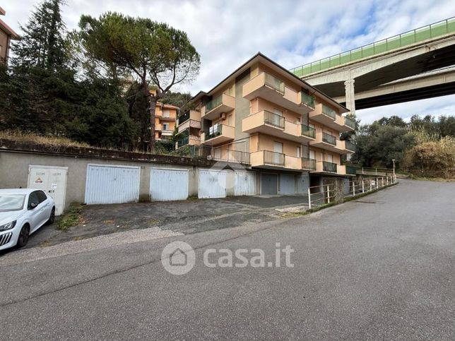 Box/posto auto in residenziale in Via Michelangelo Corosu 47