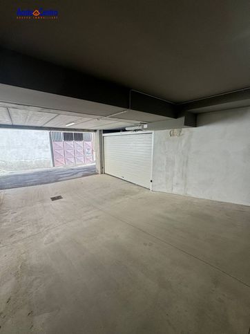 Box/posto auto in residenziale in Corso Lancieri di Aosta 4