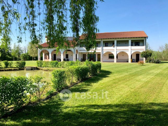 Casa indipendente in residenziale in Via Peschierette 22