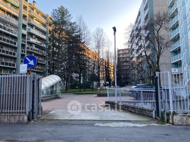 Garage/posto auto in residenziale in Via Adeodato Ressi 3