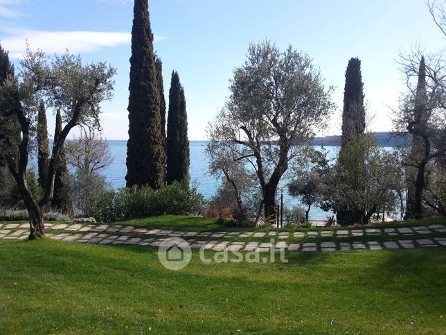 Villa in residenziale in Via G. Marconi