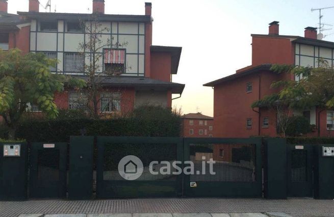Box/posto auto in residenziale in Via L. Grassi
