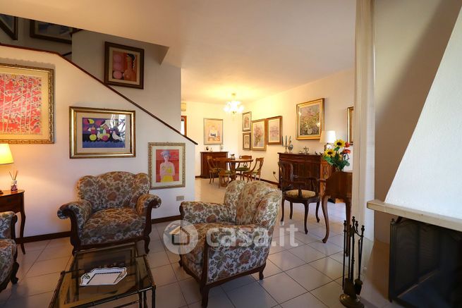 Villetta a schiera in residenziale in Via Orsmida Rosada 20