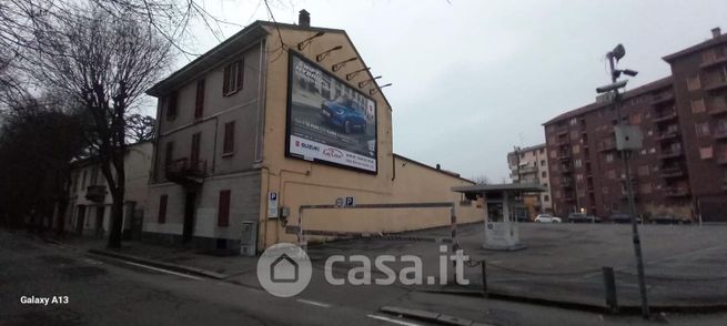Ufficio in commerciale in Piazza Borella