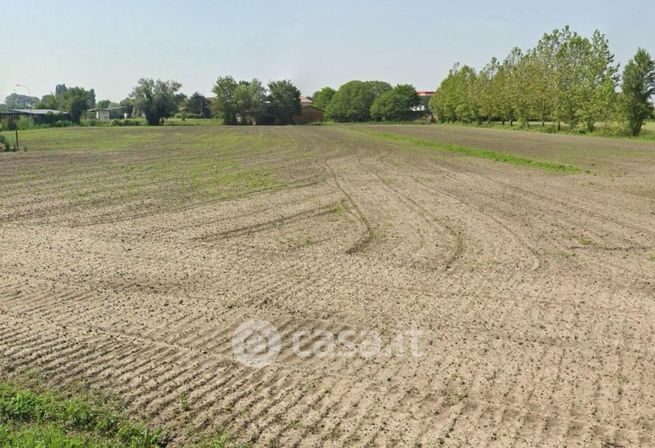 Terreno agricolo in commerciale in Via Arzerini