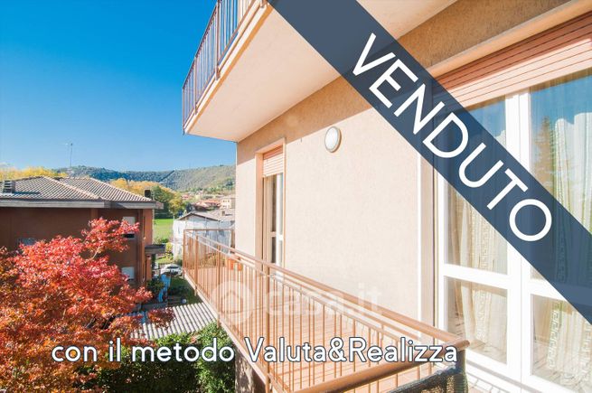 Appartamento in residenziale in Via Nesa