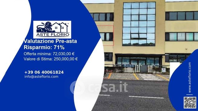 Ufficio in commerciale in Via Meucci
