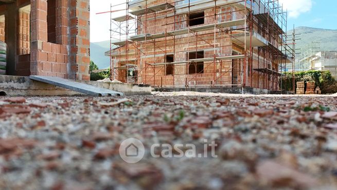 Casa bi/trifamiliare in residenziale in Fondo Crocco