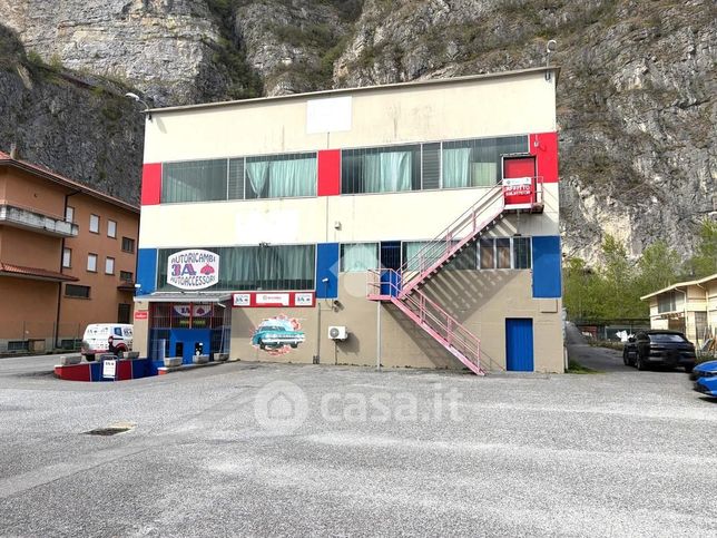 Capannone in commerciale in Borgo Olcese 8