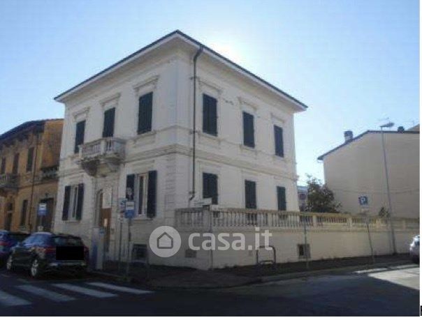 Villa in residenziale in Via Giuseppe Verdi 43