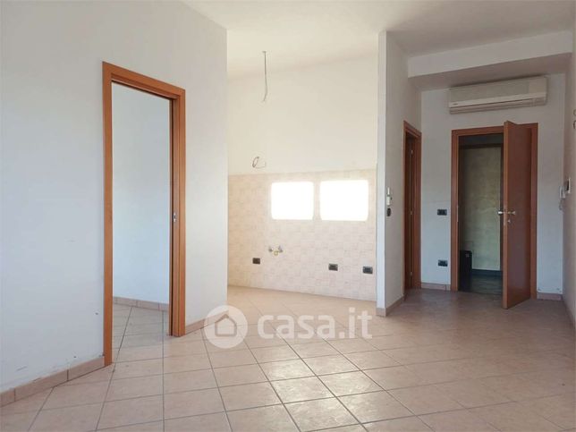 Ufficio in commerciale in Via Marie Curie 3