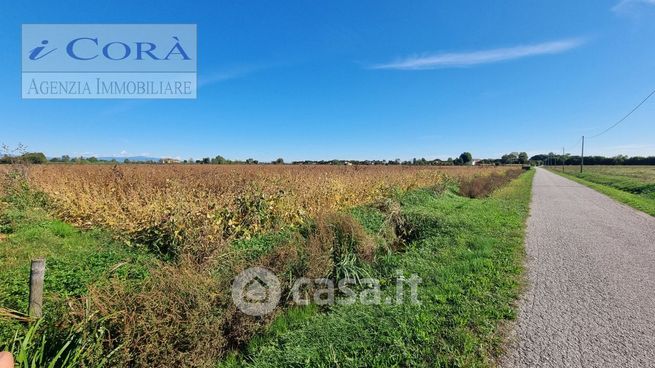 Terreno agricolo in commerciale in 