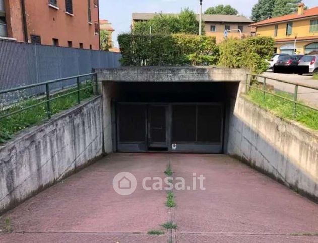 Garage/posto auto in residenziale in Via Santa Lucia