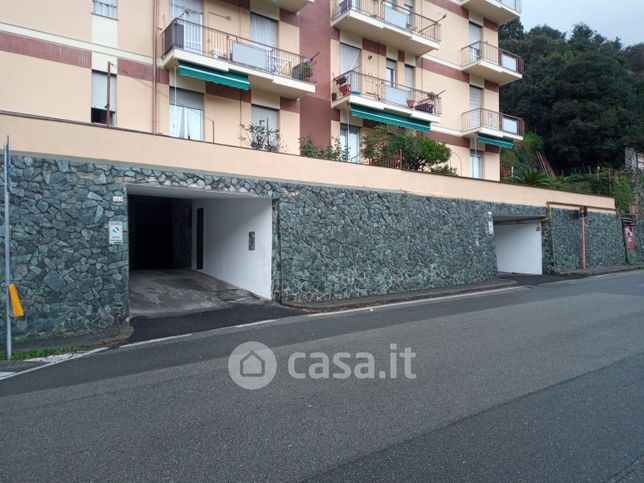 Box/posto auto in residenziale in Via Giovanni Guglielmo Longo 142